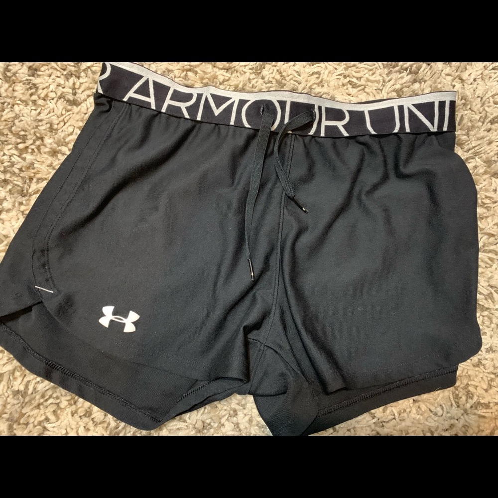 Under Armour loose heat gear shorts